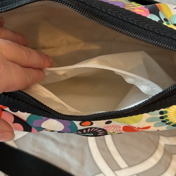 Authentic LeSportsac Shoulder Bag - Picture 4 of 6